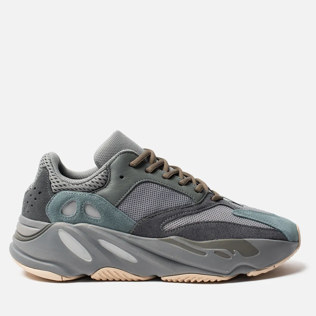 adidas Originals Кроссовки YEEZY Boost 700