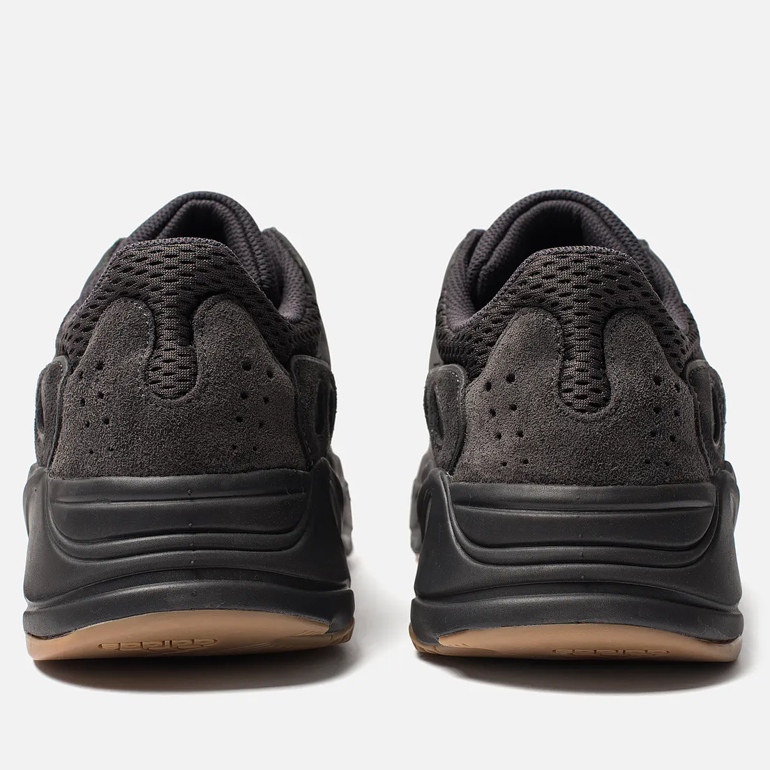 adidas Originals Кроссовки YEEZY Boost 700