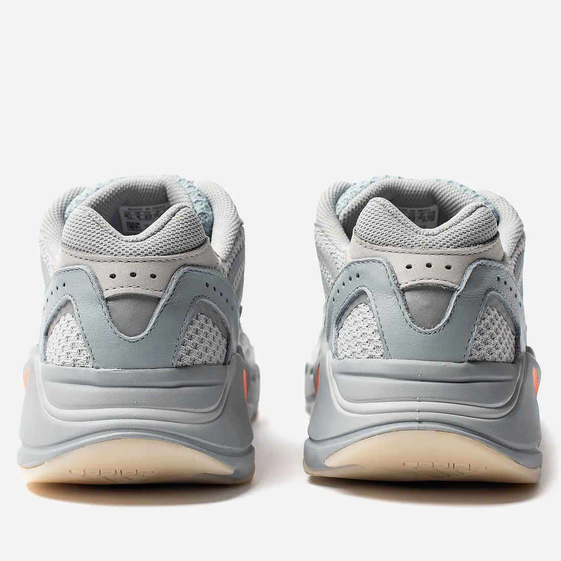 adidas Originals Кроссовки YEEZY Boost 700 V2