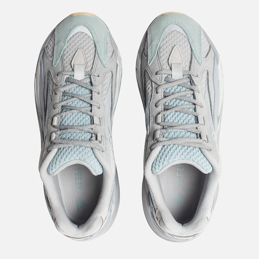 adidas Originals Кроссовки YEEZY Boost 700 V2
