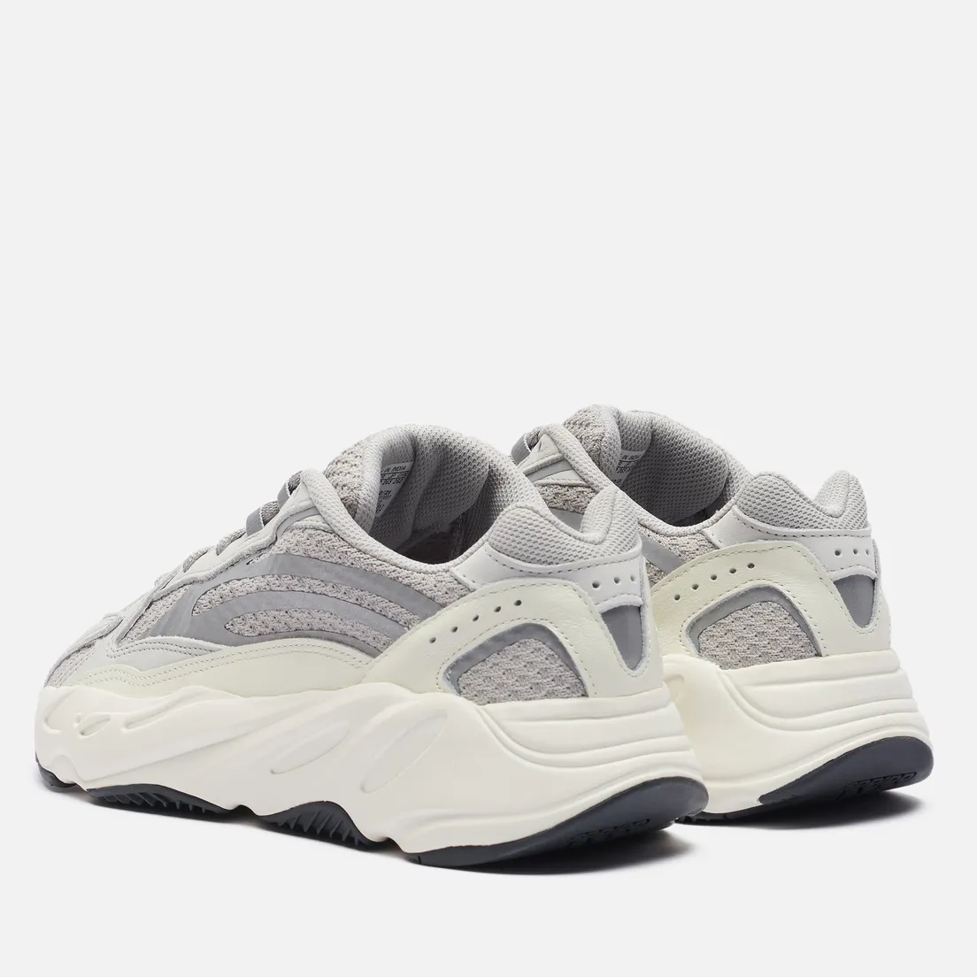 adidas Originals Кроссовки YEEZY Boost 700 V2