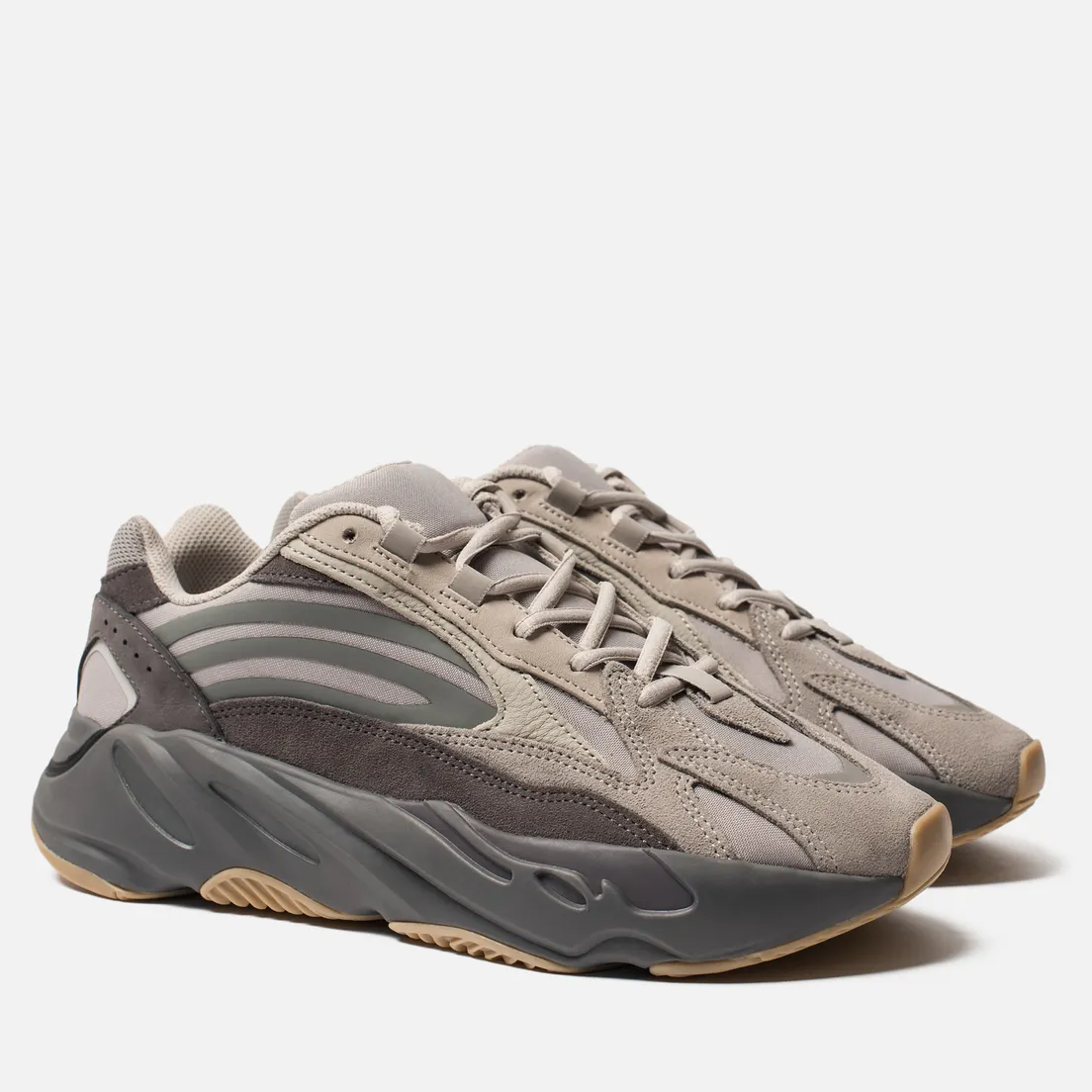 adidas Originals Кроссовки YEEZY Boost 700 V2