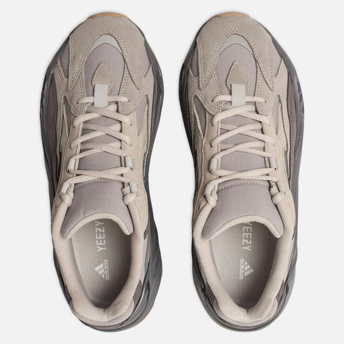 adidas Originals Кроссовки YEEZY Boost 700 V2