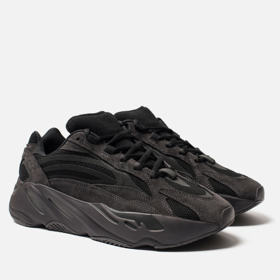 Кроссовки adidas Originals YEEZY Boost 700 V2 Vanta/Vanta/Vanta
