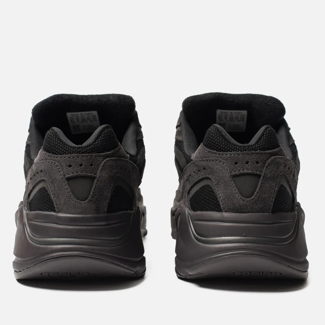 adidas Originals Кроссовки YEEZY Boost 700 V2