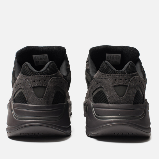 Кроссовки adidas Originals YEEZY Boost 700 V2 Vanta/Vanta/Vanta