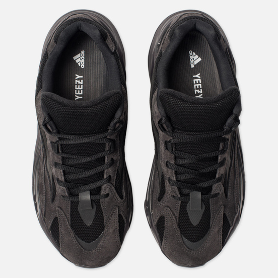 Кроссовки adidas Originals YEEZY Boost 700 V2 Vanta/Vanta/Vanta