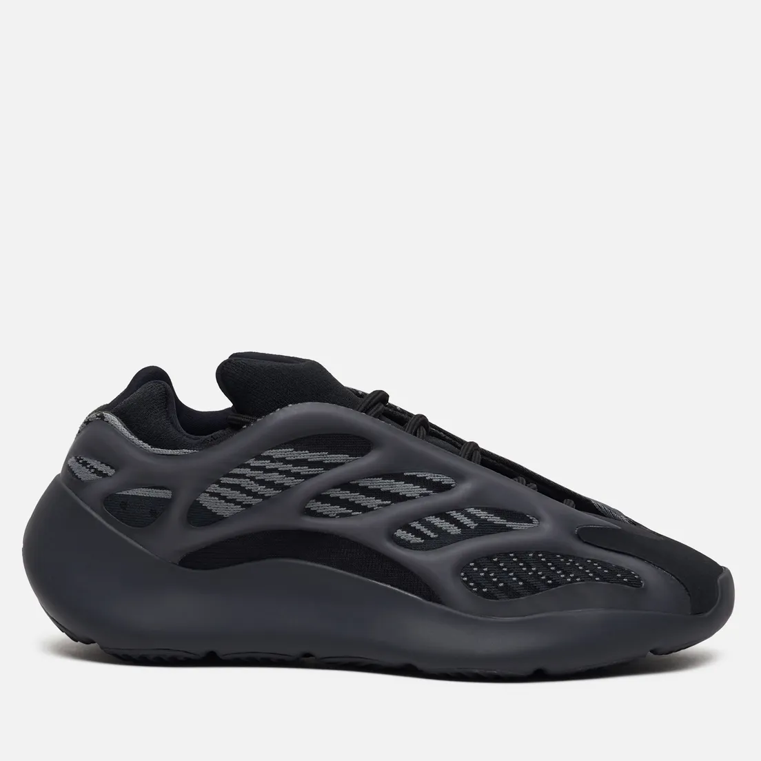 adidas Originals Кроссовки YEEZY 700 V3
