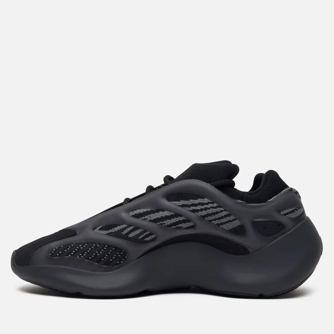 adidas Originals Кроссовки YEEZY 700 V3