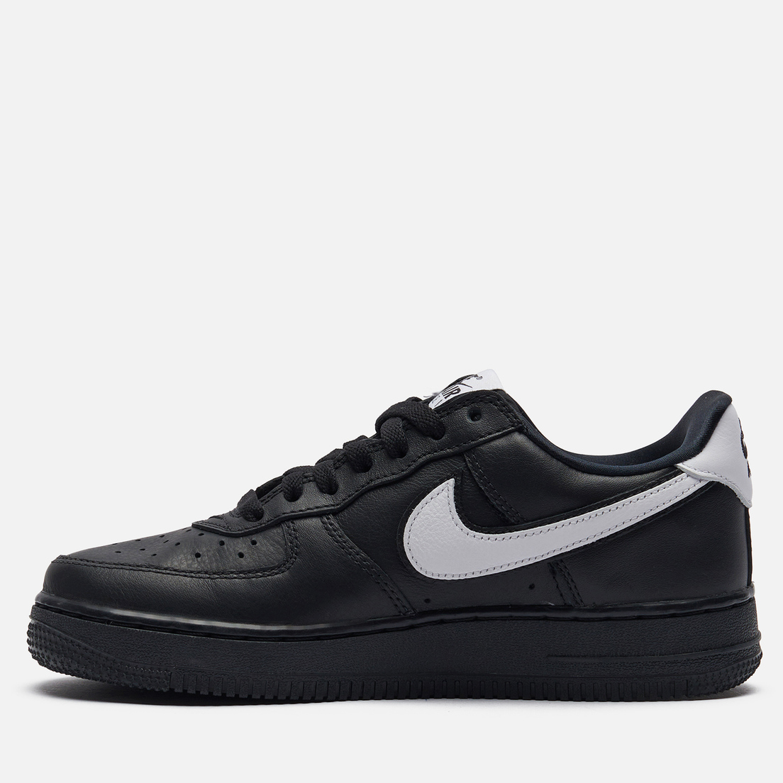 Nike air force 1s white and black best sale