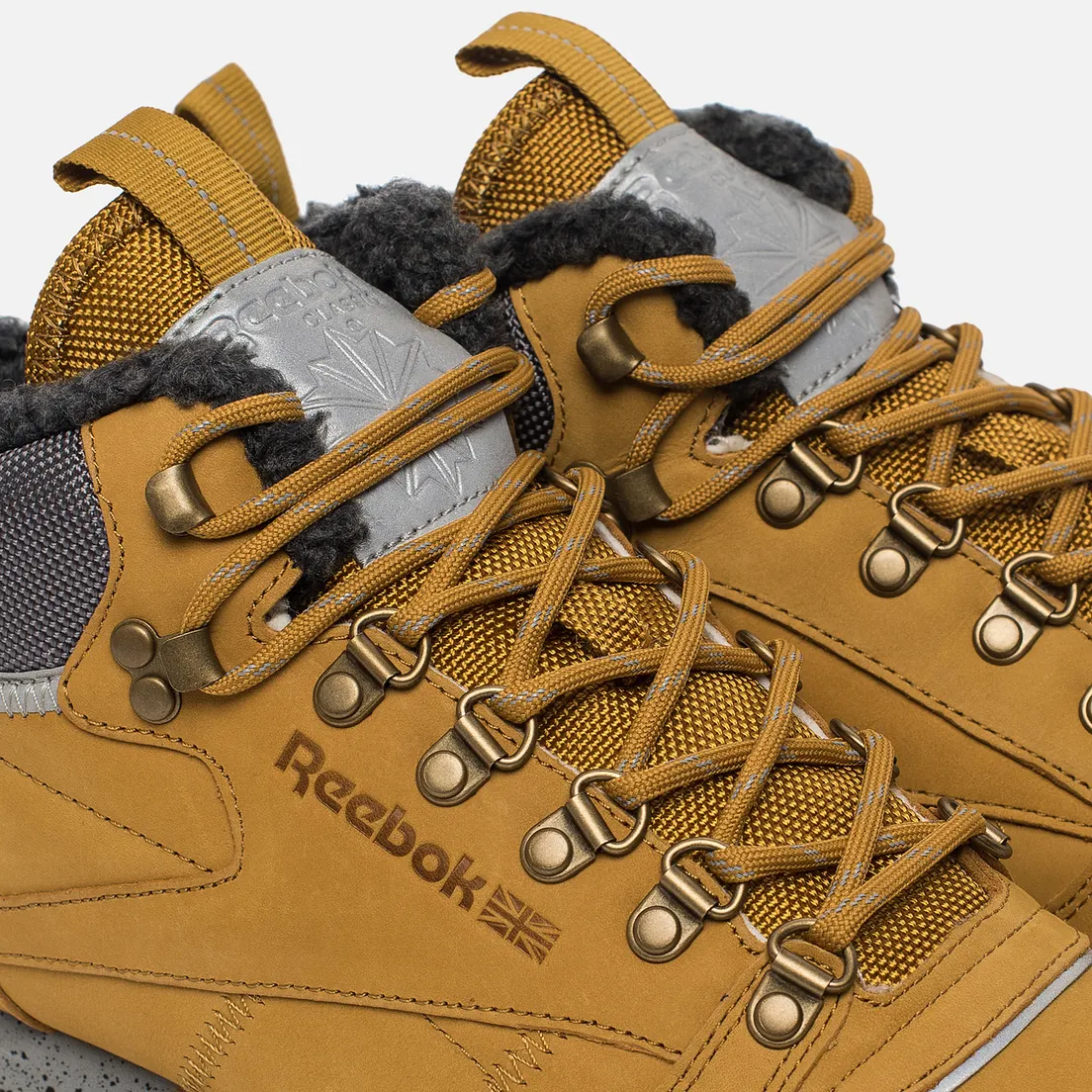 Reebok Зимние кроссовки Classic Leather Mid Sherpa II SPP