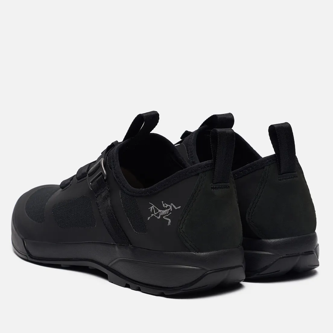 Arcteryx Мужские кроссовки Arakys