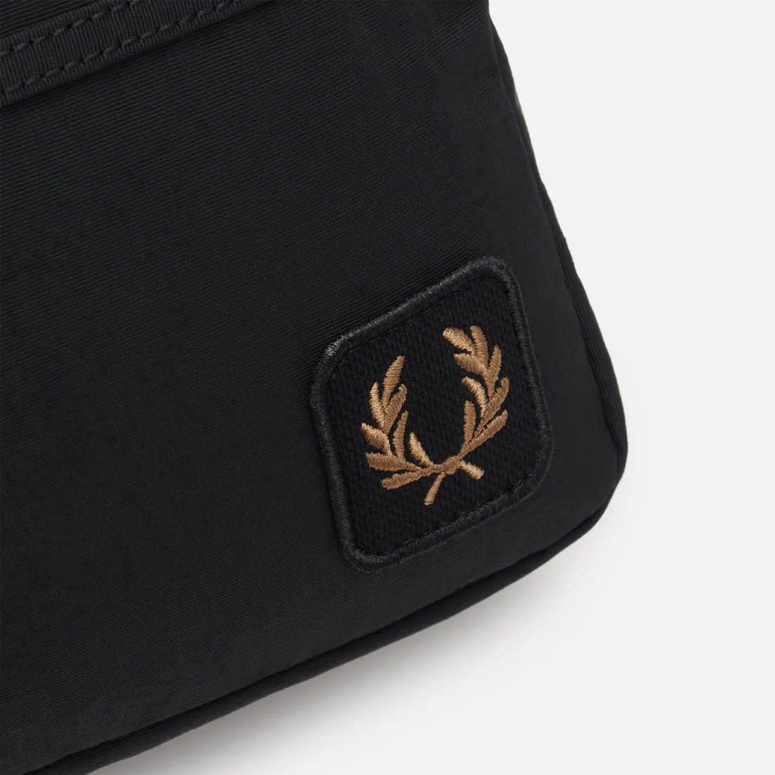 Fred Perry Сумка Nylon Badge Crossbody