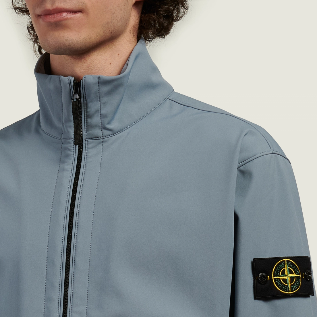 Stone Island Мужская куртка ветровка Light Soft Shell-R E.Dye Stand Collar