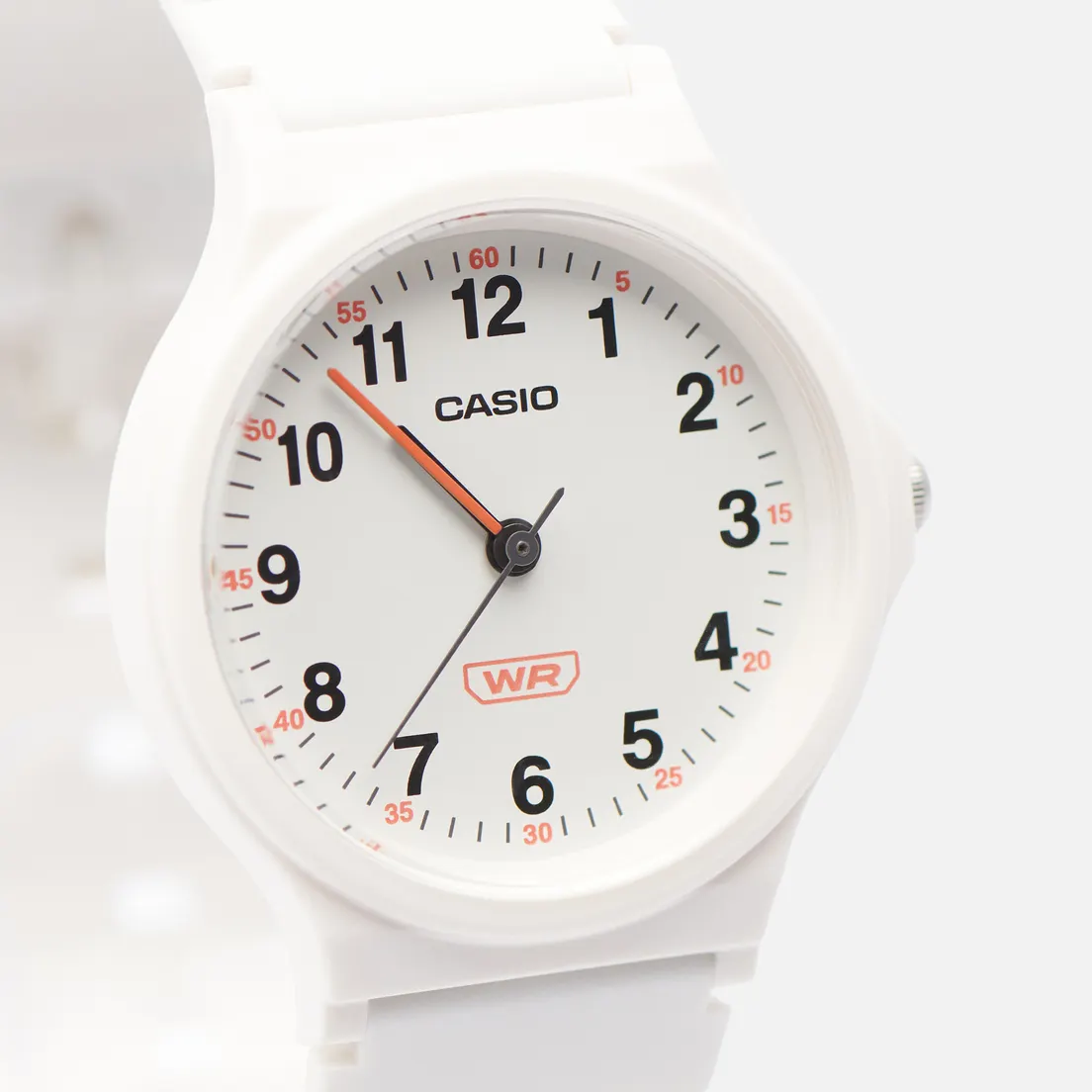 CASIO Наручные часы Collection LQ-24B-7B