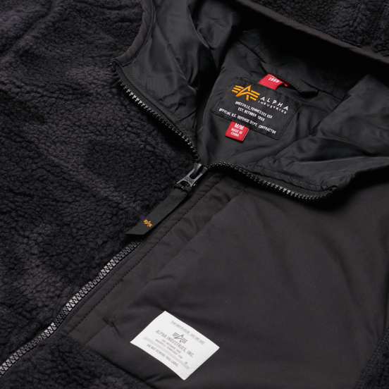 Мужская куртка Alpha Industries Sherpa Utility Hooded Black Woodland Camo