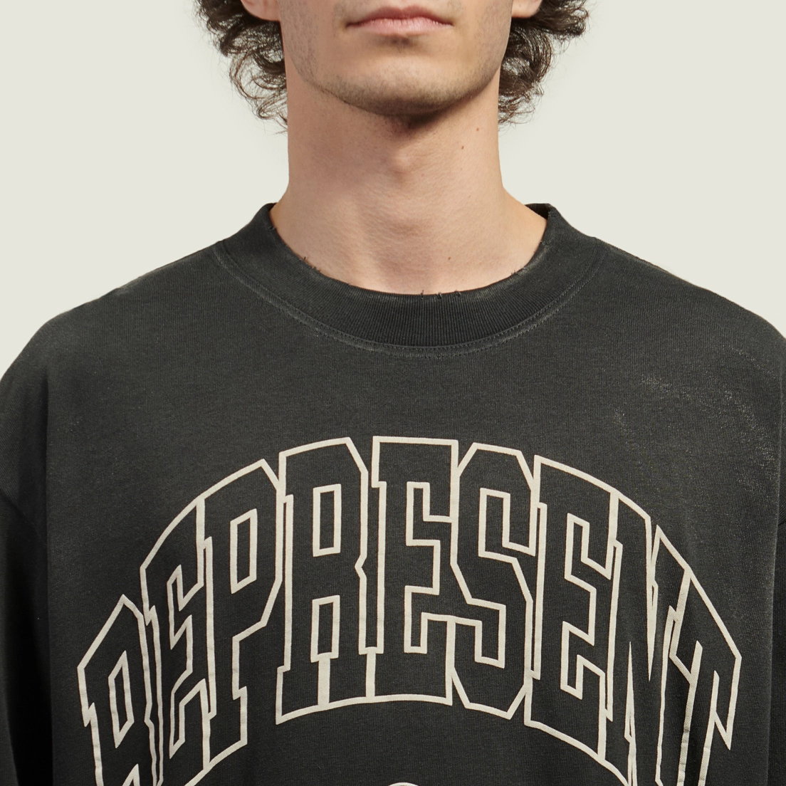 REPRESENT Мужской лонгслив Represent Legacy Crest