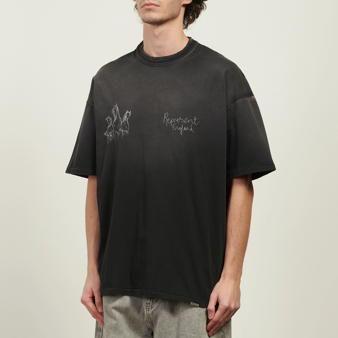 REPRESENT Мужская футболка Hand Drawn Thoroughbred Horse