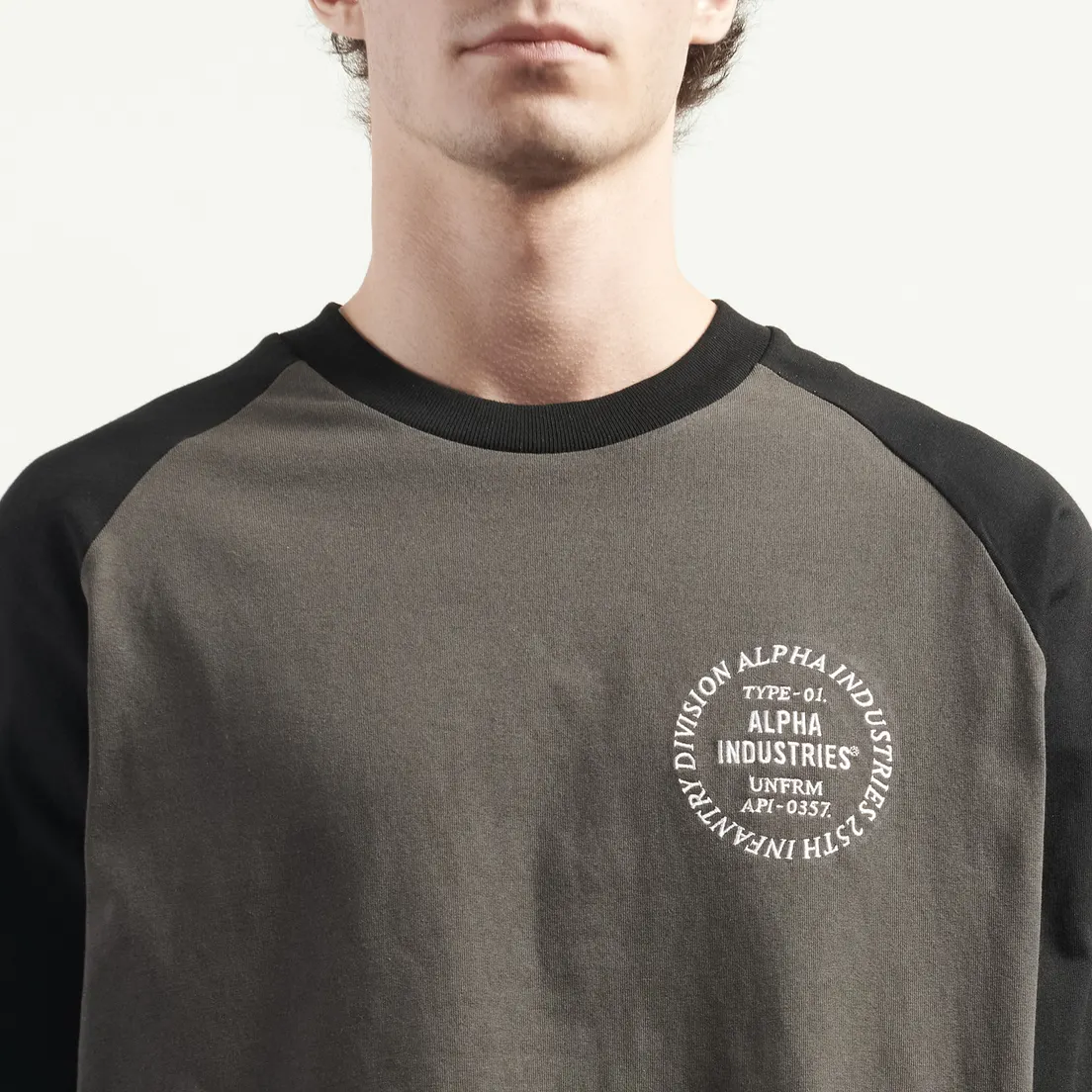 Alpha Industries Мужской лонгслив Uniform Raglan