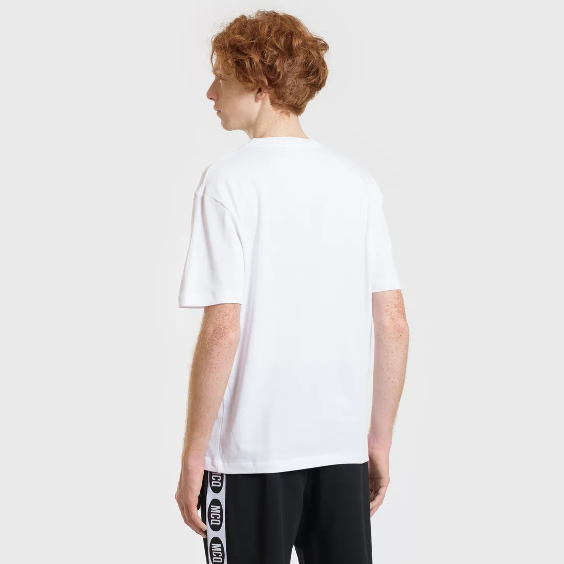 McQ Alexander McQueen Мужская футболка Dropped Shoulder MCQ Logo