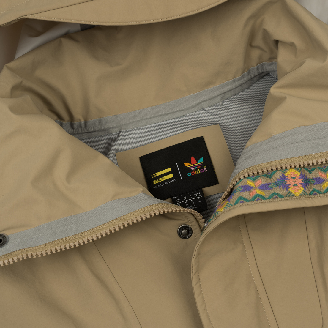 adidas Originals Мужская куртка x Pharrell Williams HU Hiking 3L