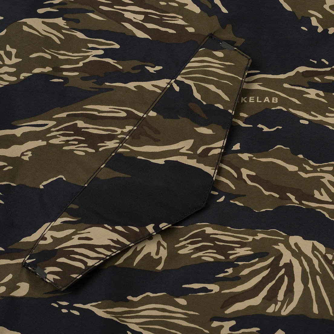 Nike Мужская куртка парка NikeLab Tiger Camo AOP