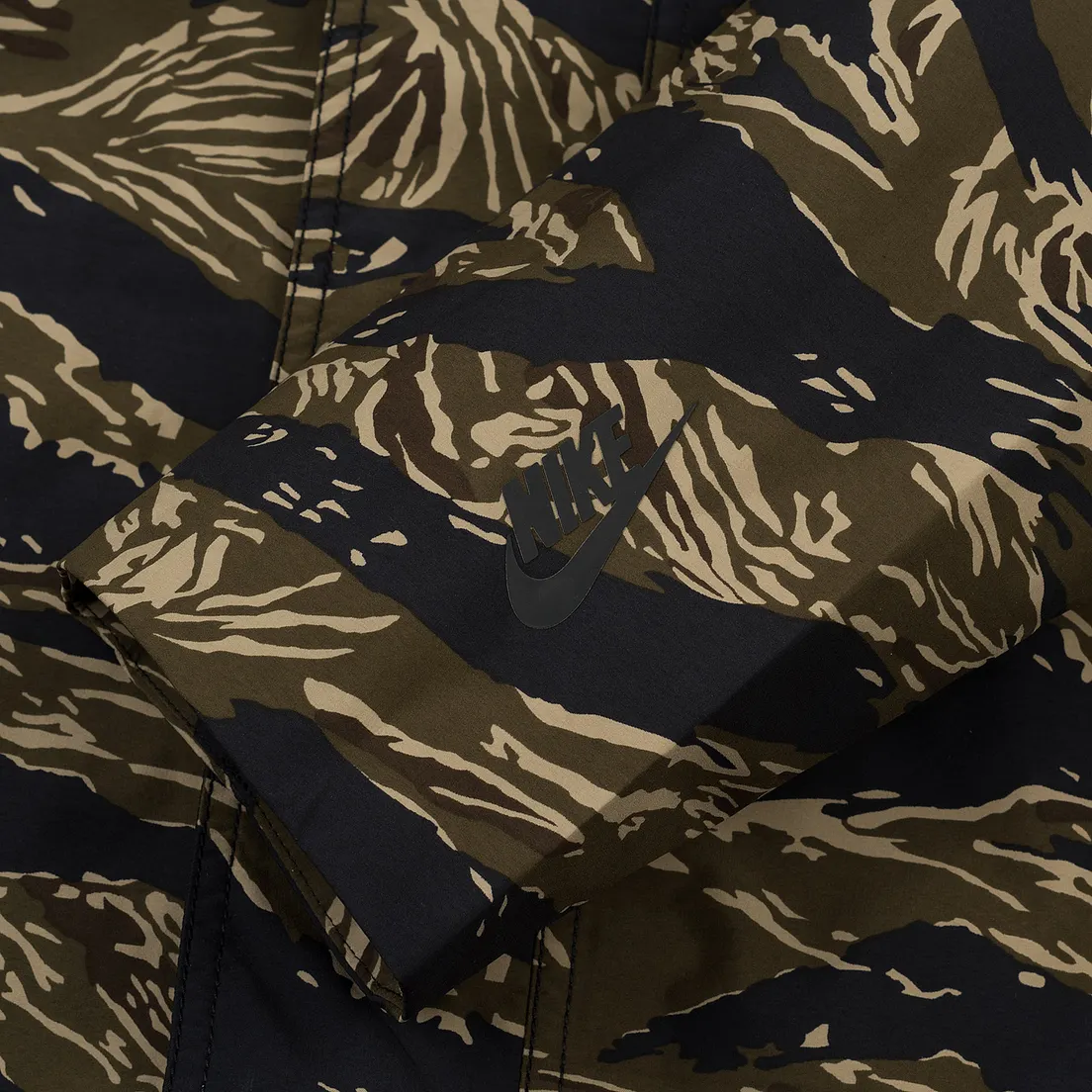 Nike Мужская куртка парка NikeLab Tiger Camo AOP