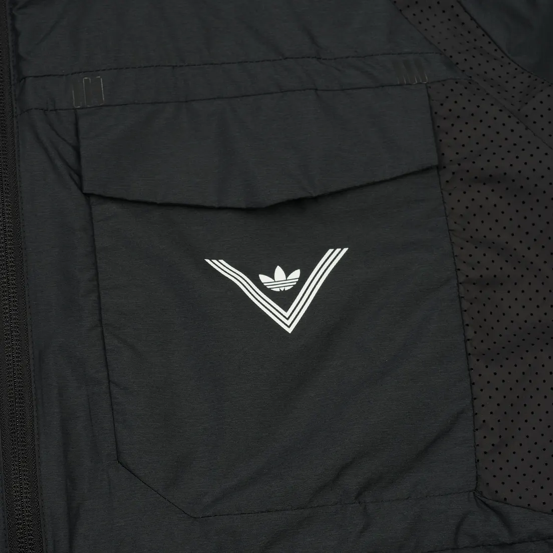 adidas Originals Мужская куртка ветровка x White Mountaineering Field