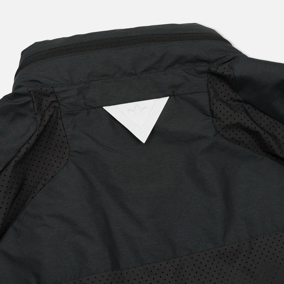 adidas Originals Мужская куртка ветровка x White Mountaineering Field