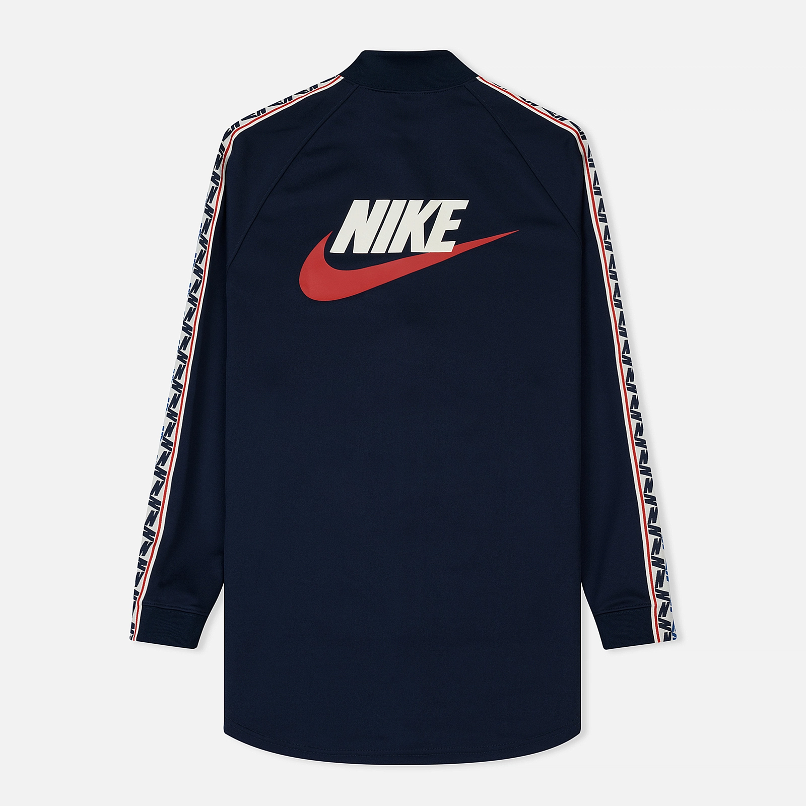 muzhskaya-olimpijka-nike-taped
