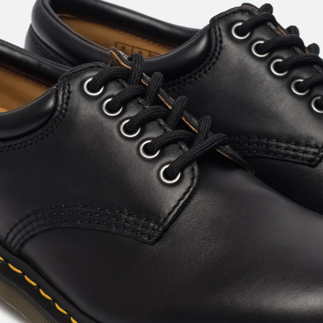 Dr. Martens Мужские ботинки 8053 Nappa