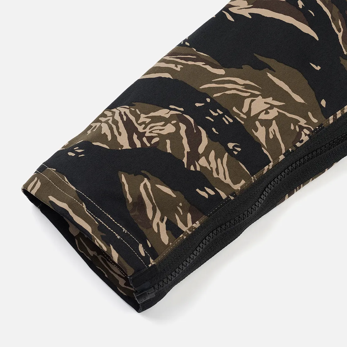 Nike Мужские брюки NikeLab Tiger Camo AOP