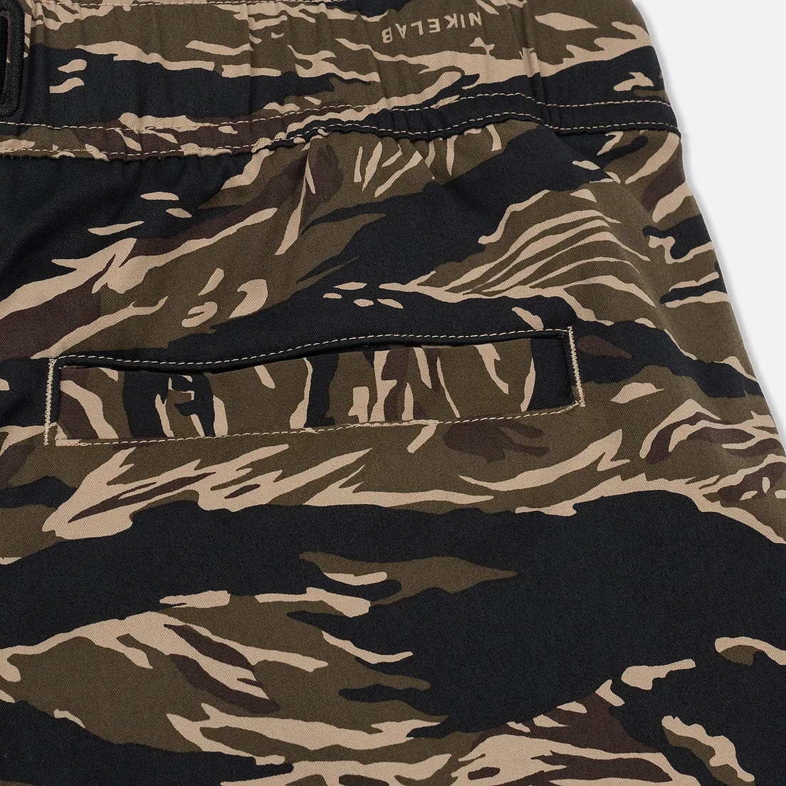 Nike Мужские брюки NikeLab Tiger Camo AOP