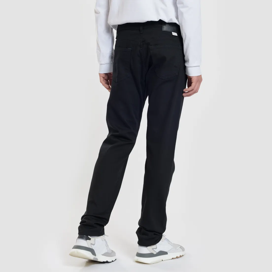 Edwin Мужские джинсы Modern Regular Tapered Kaihara Black Stretch Fabric 13 Oz