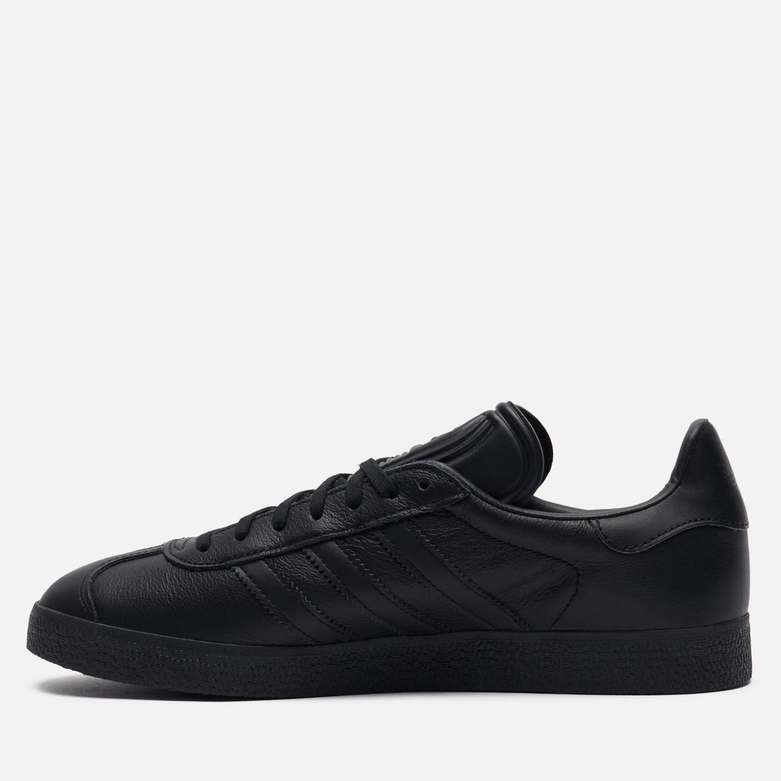 Adidas classic all black on sale