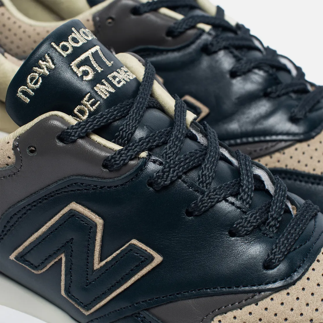 New Balance Мужские кроссовки M577LNT