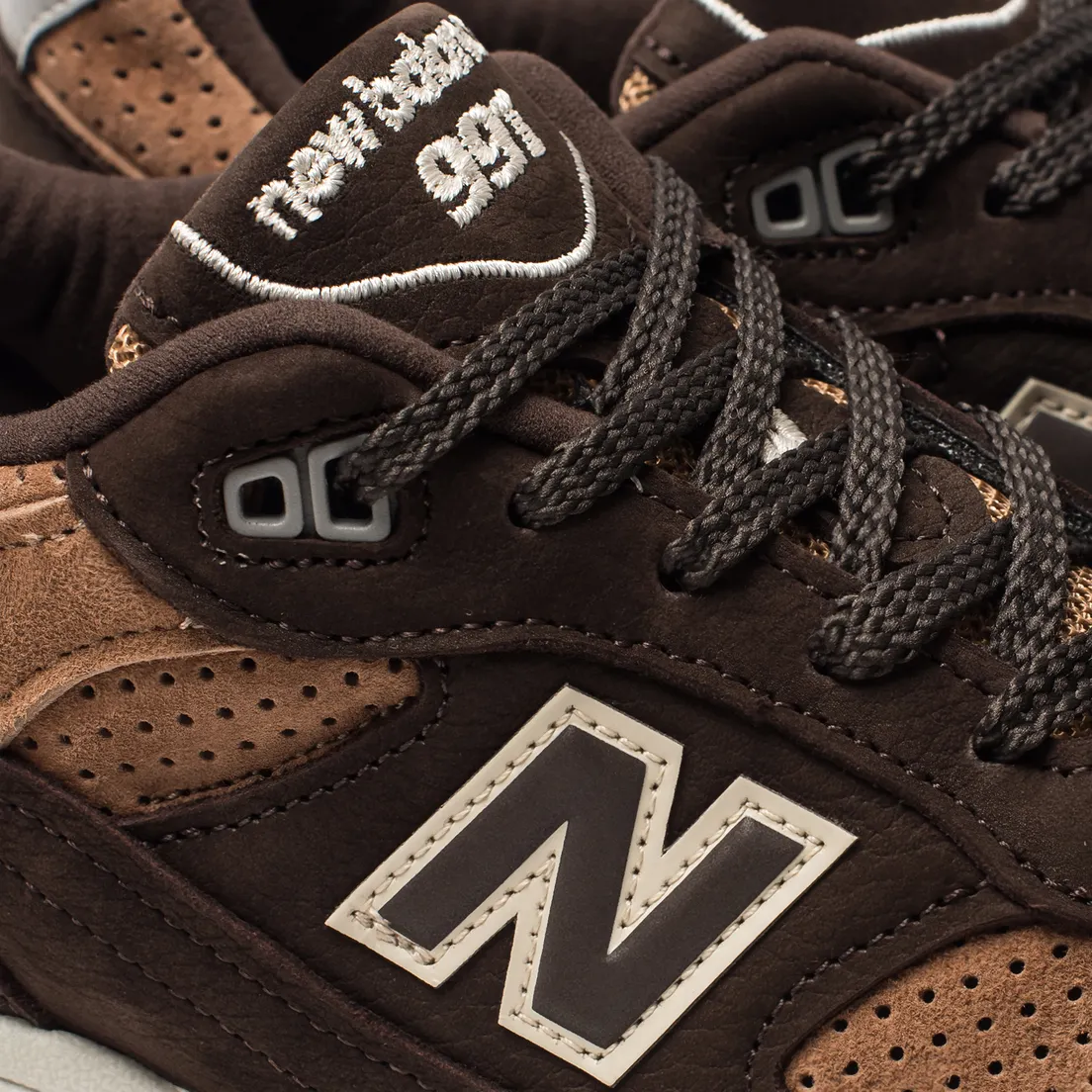 New Balance Мужские кроссовки M991DBT