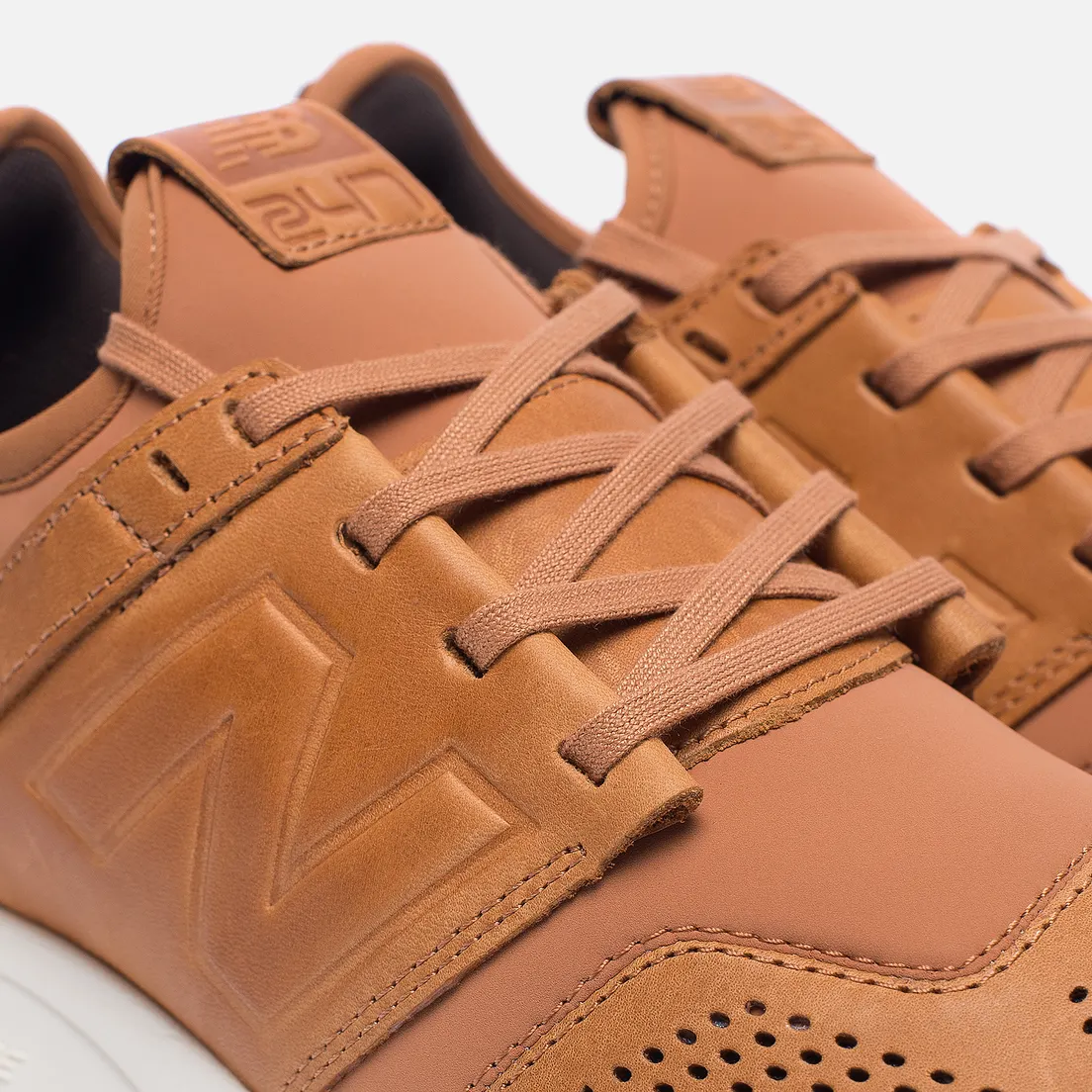 New Balance Мужские кроссовки MRL247TA Luxe Pack