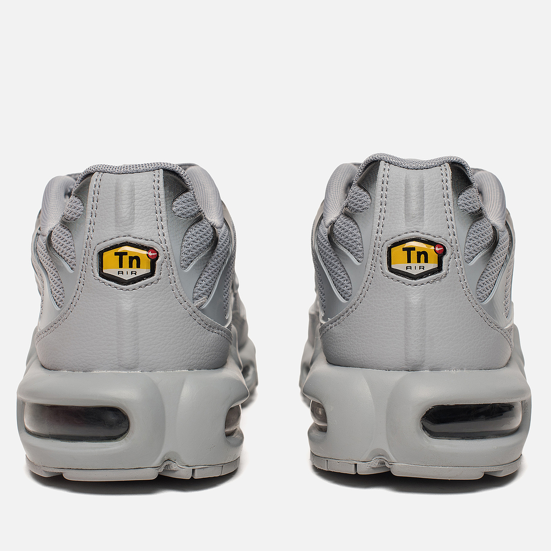 Air max plus - men's wolf grey/white/black hotsell