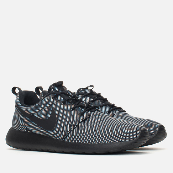 nike roshe one black and white mens