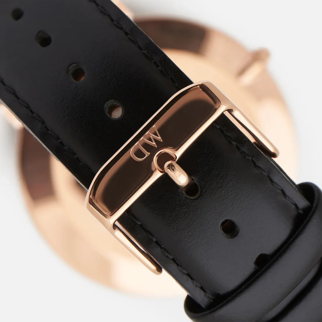 Daniel Wellington Наручные часы Classic Sheffield