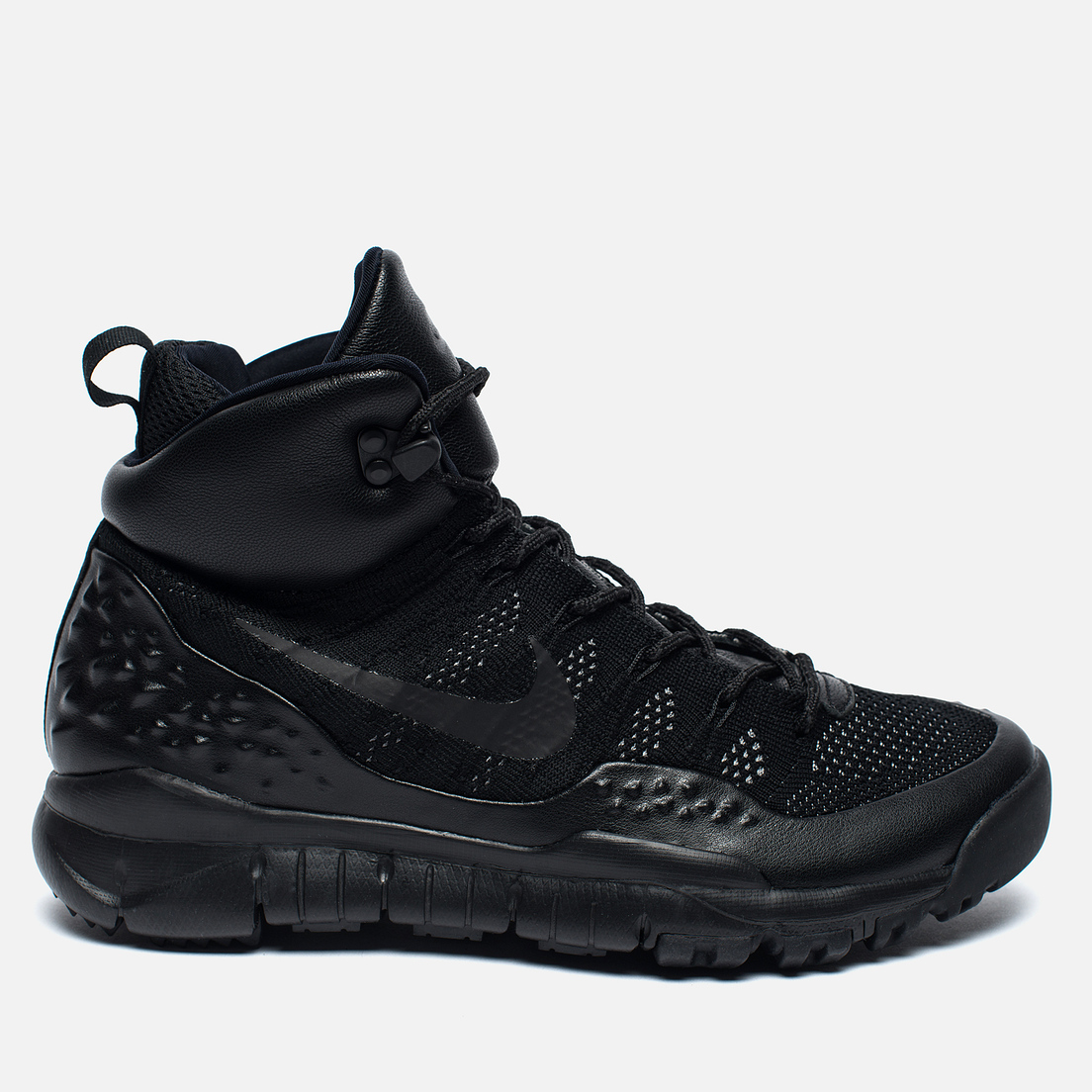 Nike lupinek flyknit black on sale