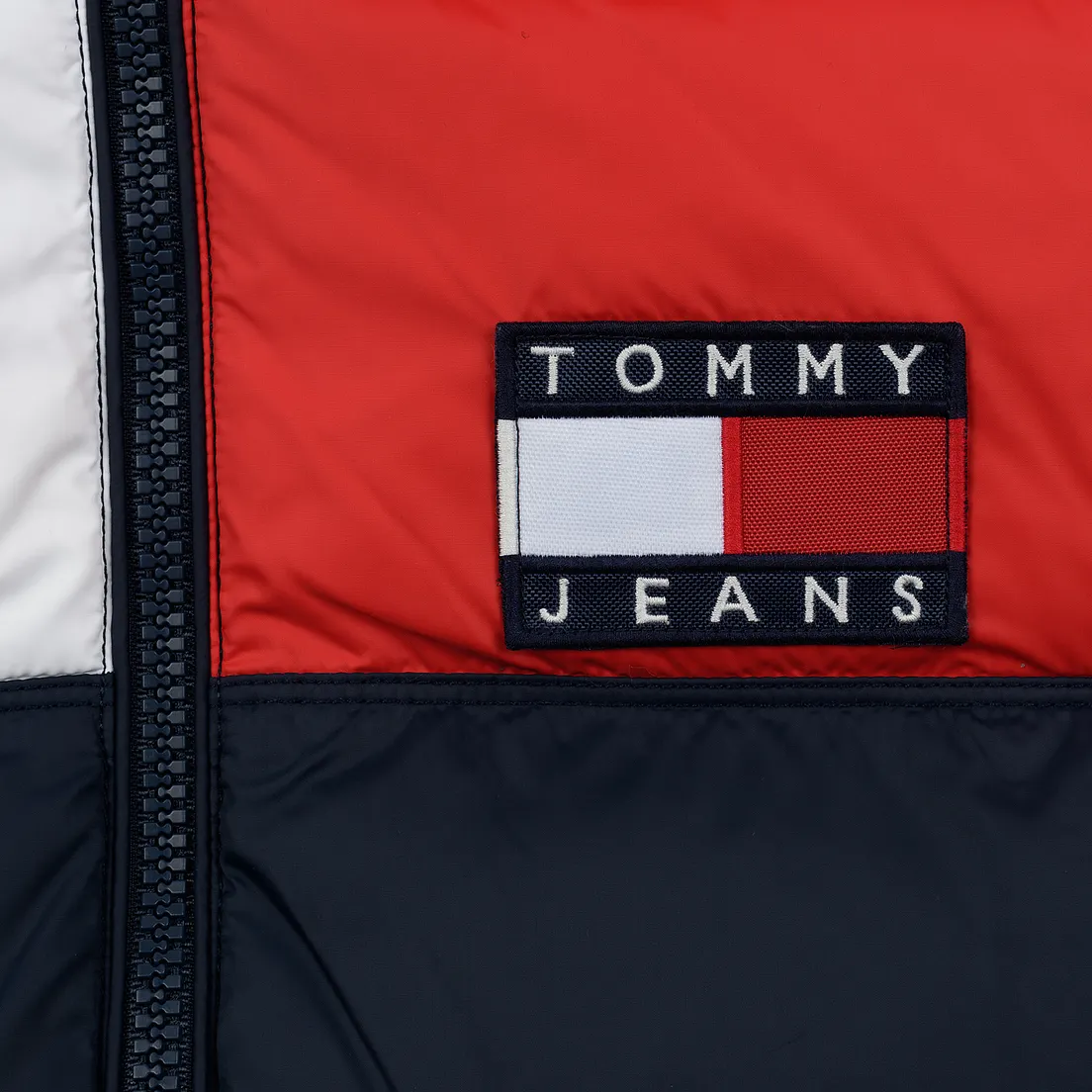 Tommy Jeans Мужской пуховик Essential Colour-Blocked Recycled Padded