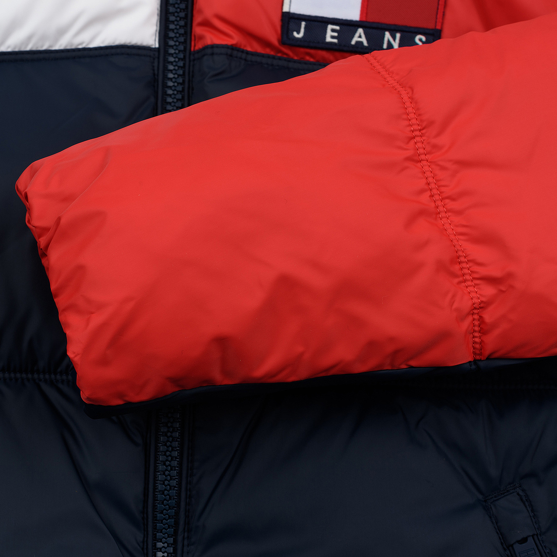 Tommy Jeans Мужской пуховик Essential Colour-Blocked Recycled Padded