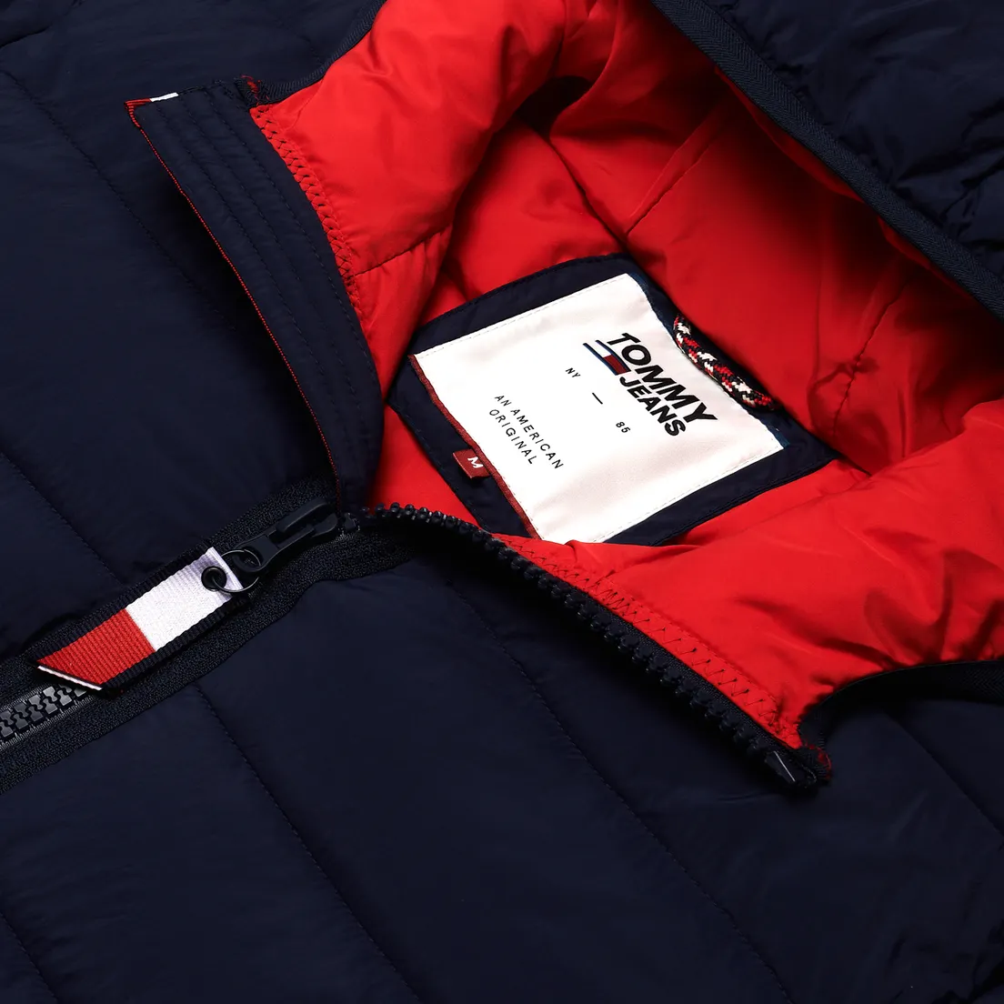 Tommy Jeans Мужской пуховик Essential Hooded Padded