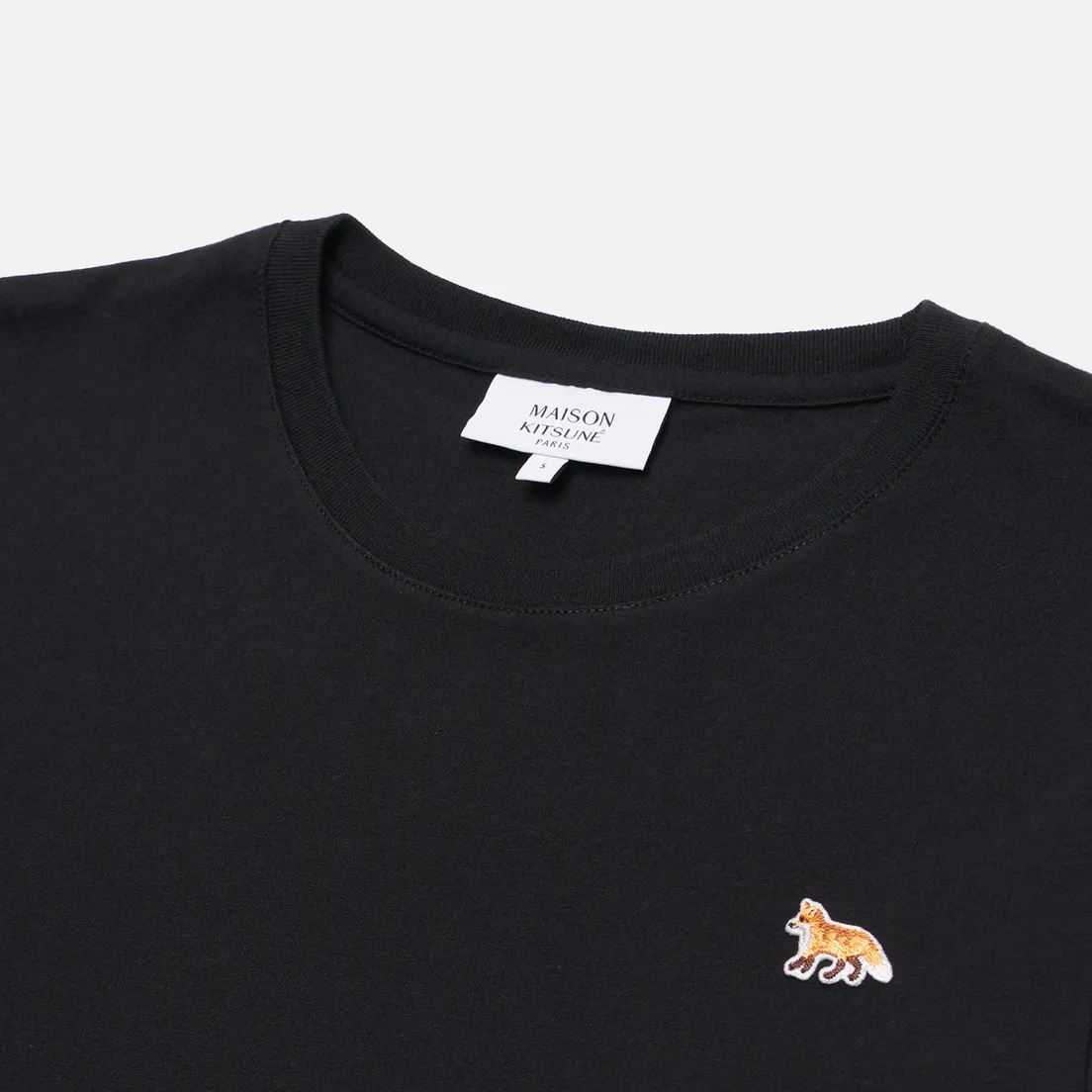Maison Kitsune Женская футболка Baby Fox Patch Regular