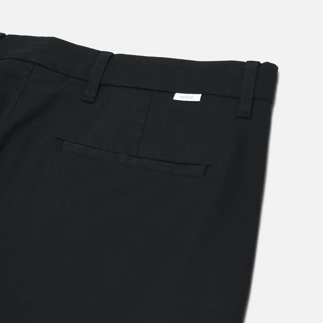 Norse Projects Мужские брюки Norse Standard Slim Chino