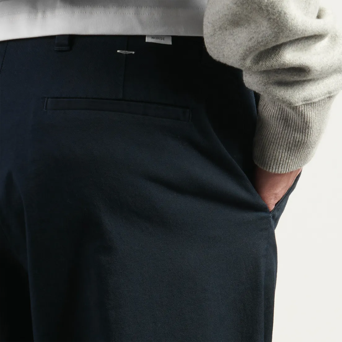 Norse Projects Мужские брюки Norse Standard Wide Chino