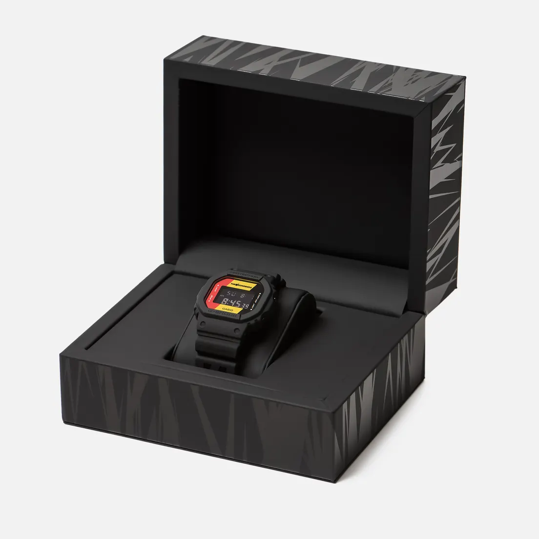 CASIO Наручные часы x The Hundreds G-SHOCK DW-5600HDR-1ER