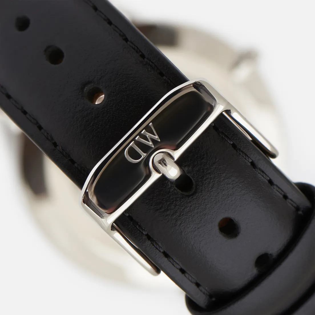 Daniel Wellington Наручные часы Classic Sheffield